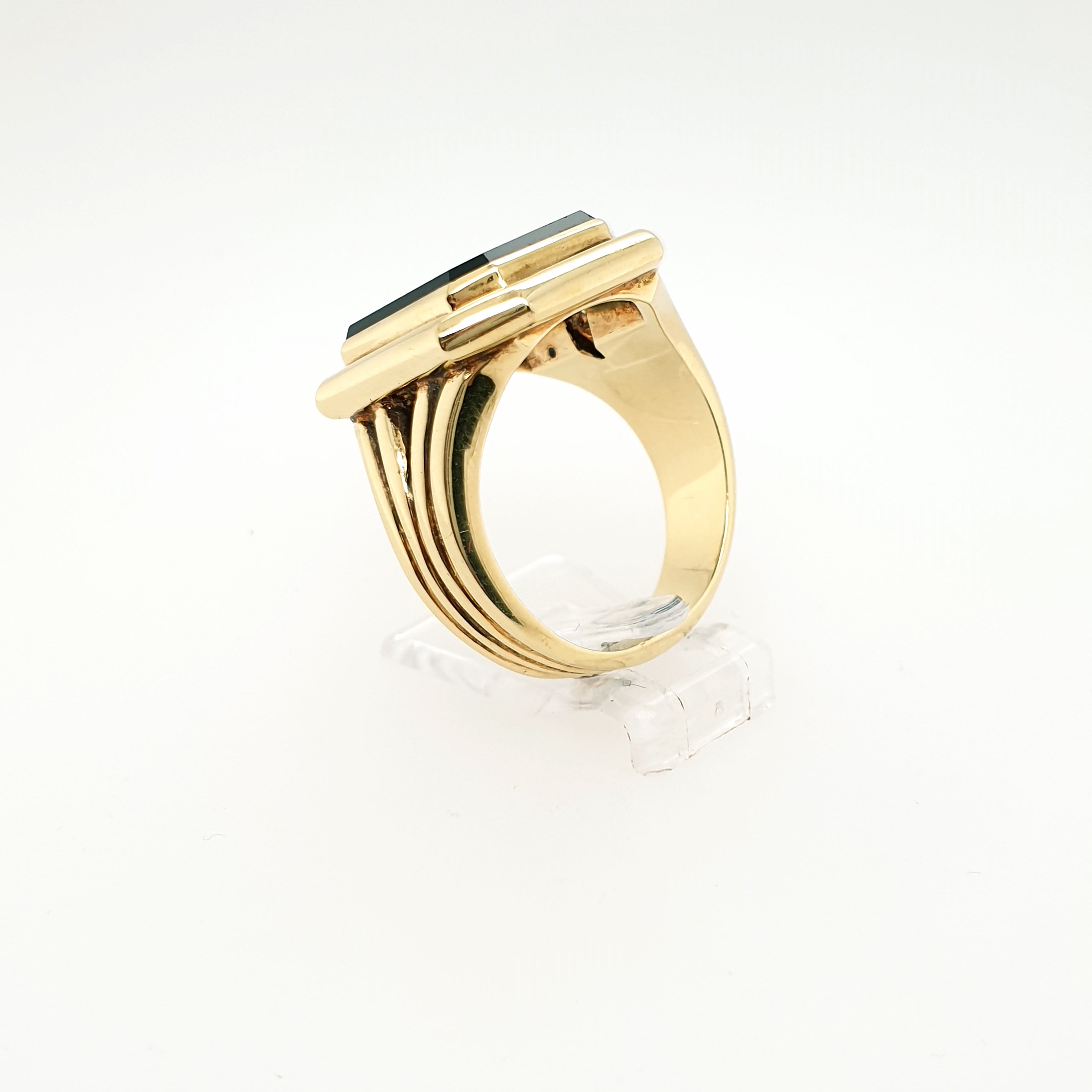 Goldring Gelbgold mit grünem Farbstein 585 14kt Gr. 62
