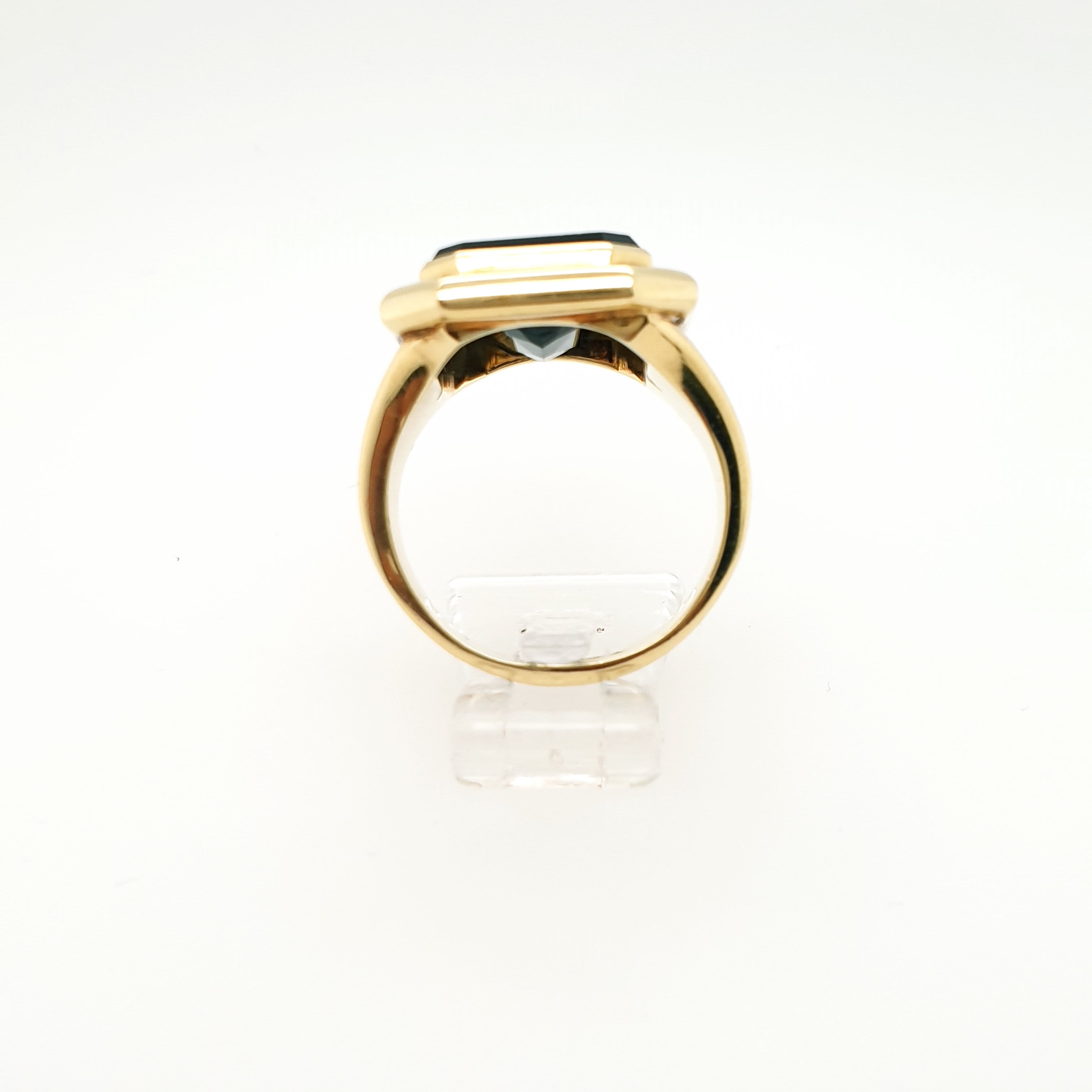 Goldring Gelbgold mit grünem Farbstein 585 14kt Gr. 62
