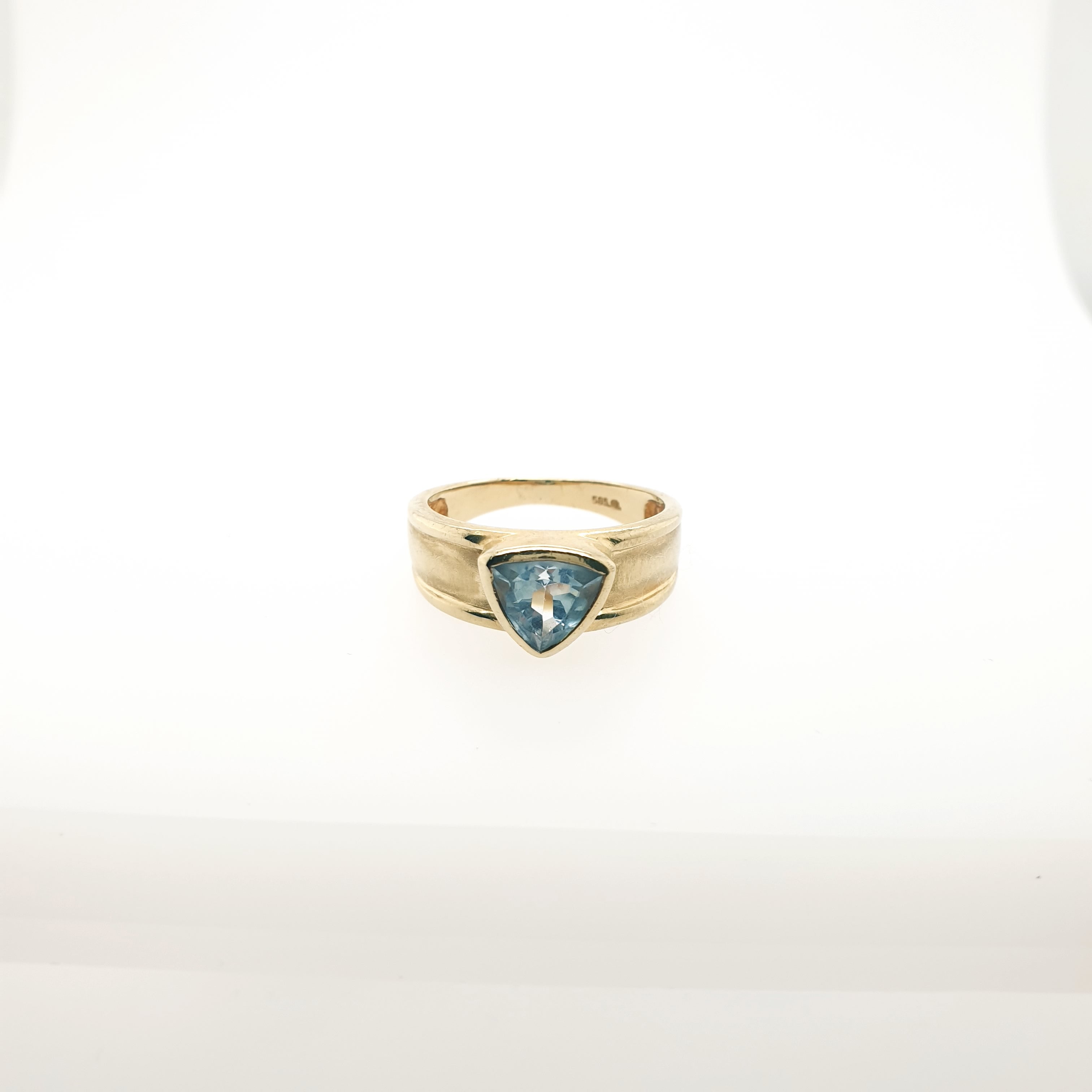 Damenring Gelbgold mit hellblauem Farbstein 585/14kt Gr. 54