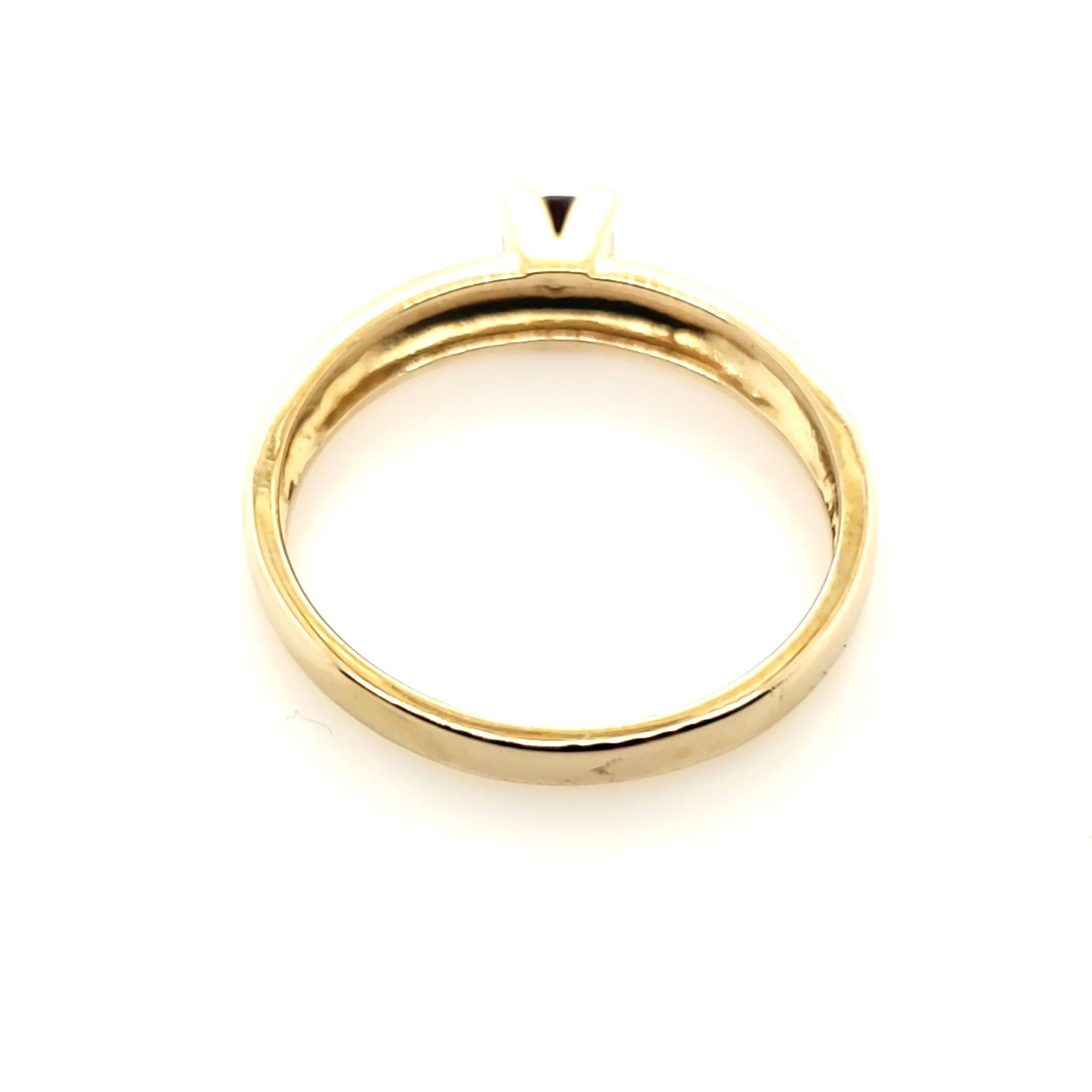 Ring Gelbgold 585 Größe 53 besetzt mit einem Orangebraunem Schmuckstein