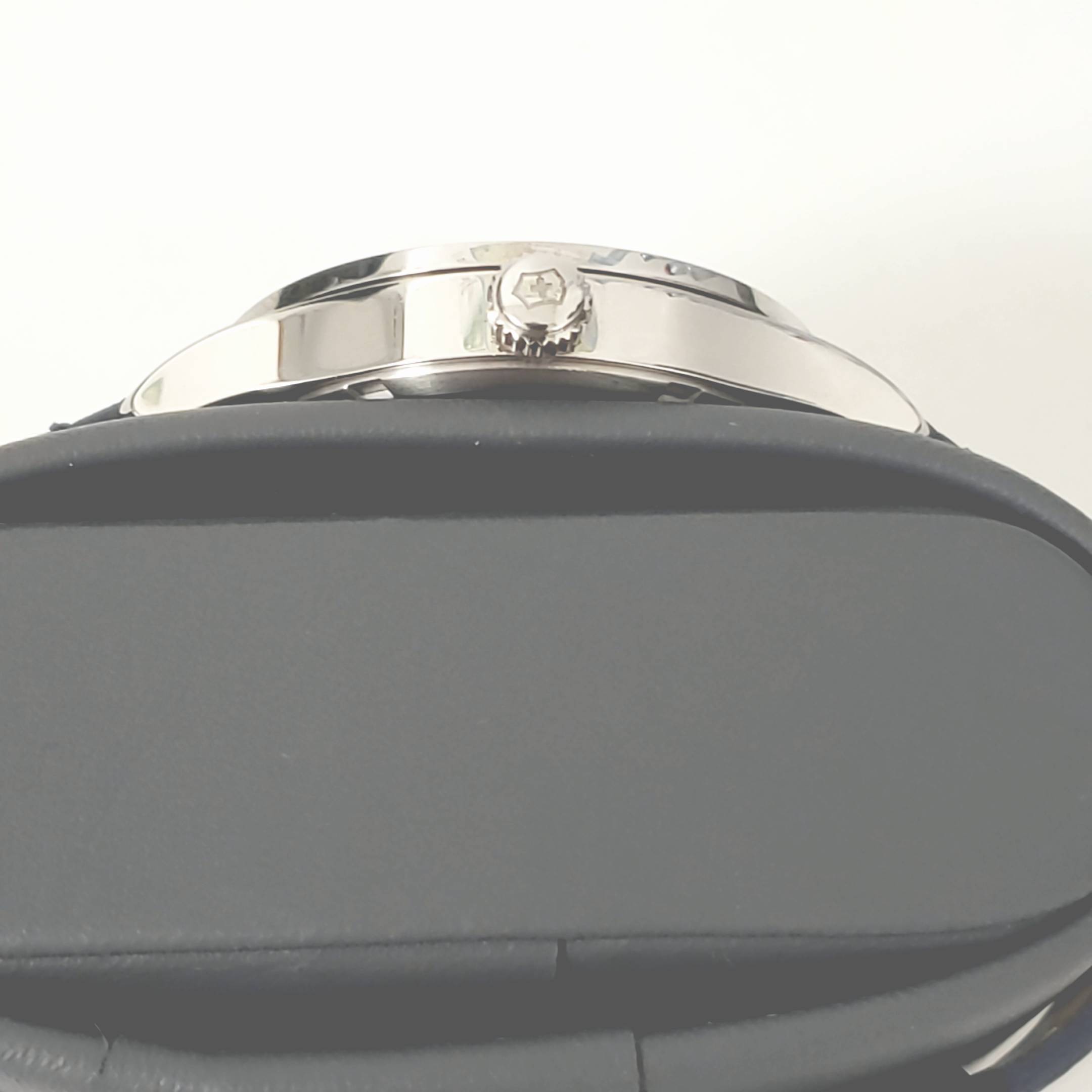 Armband Uhr Unisex Victorinox Mondphase 35mm Quarz Full Set