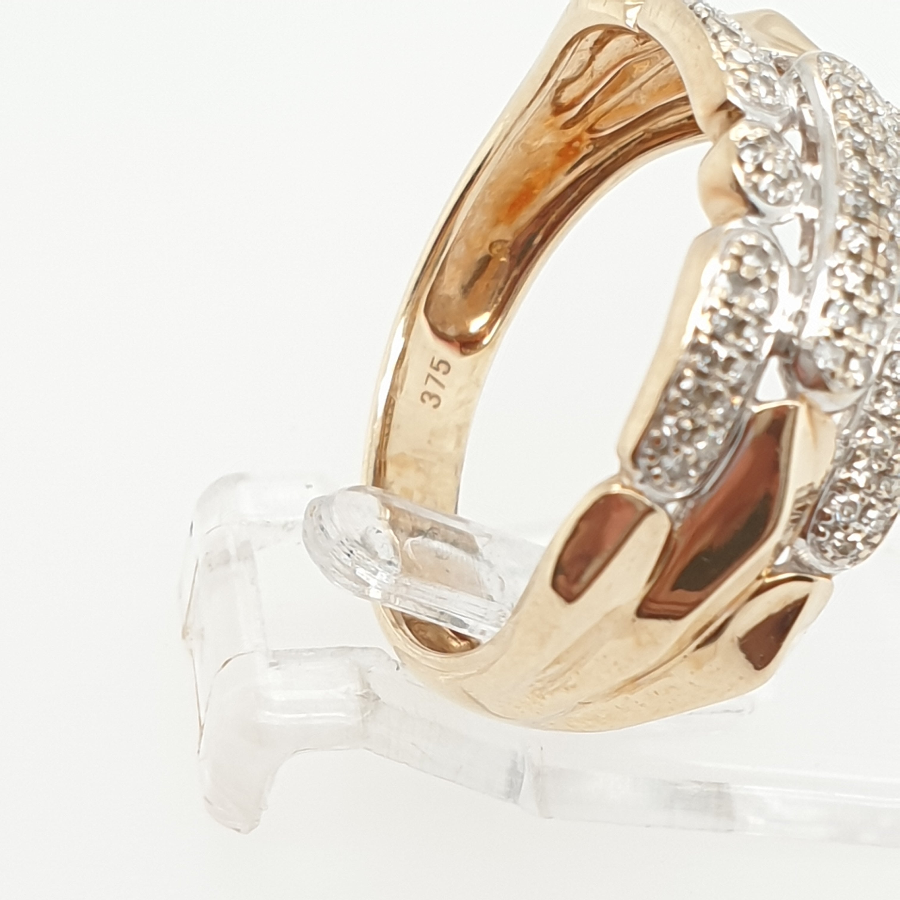 Goldring 57 Diamanten 375 Gr. 56