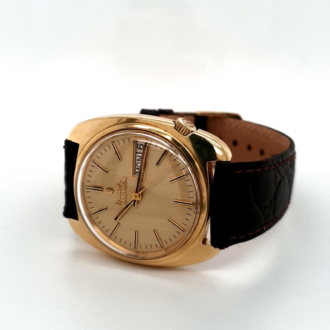 Bulova Accutron Day Date Gelb Gold 750 Ref. 762-2 Unisex 36mm