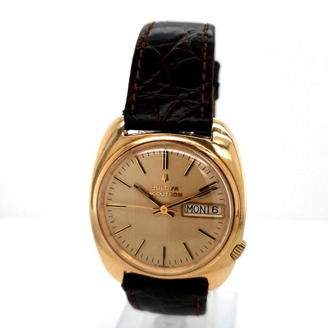Bulova Accutron Day Date Gold 750 Ref. 762-2 Unisex 36mm 094878