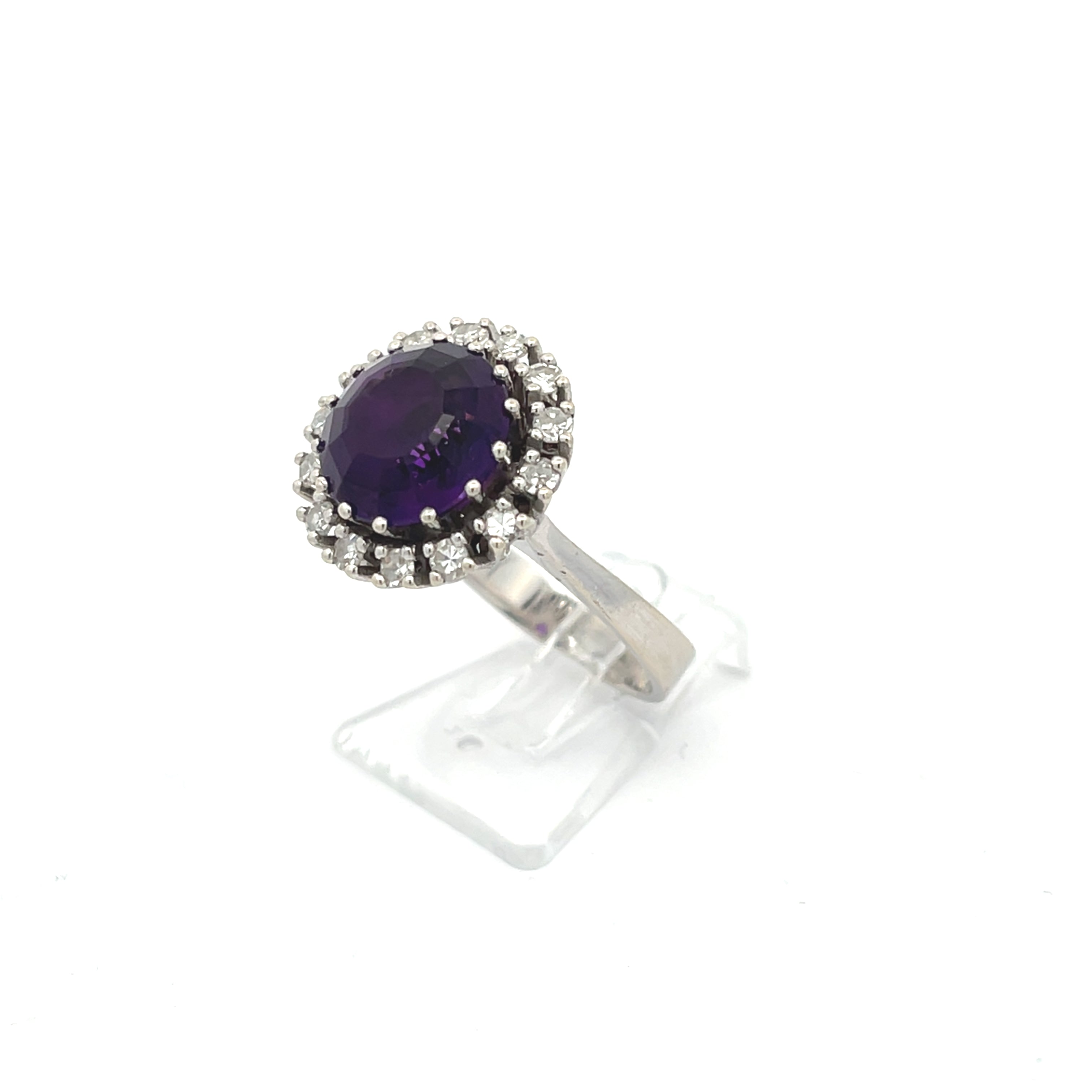 Diamanten Ring Weißgold mit Farbstein lila 585 14 Karat