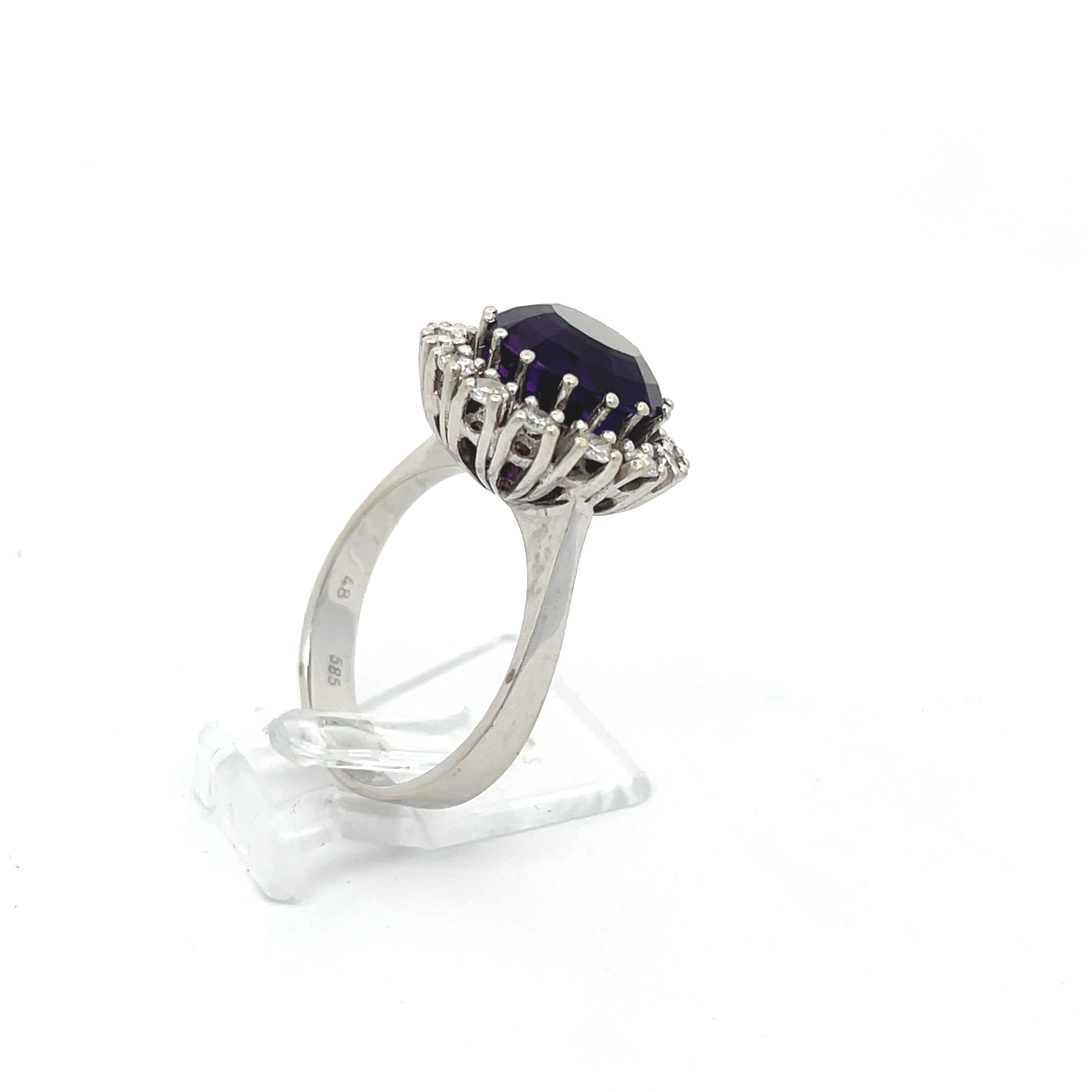 Diamanten Ring Weißgold mit Farbstein lila 585 14 Karat