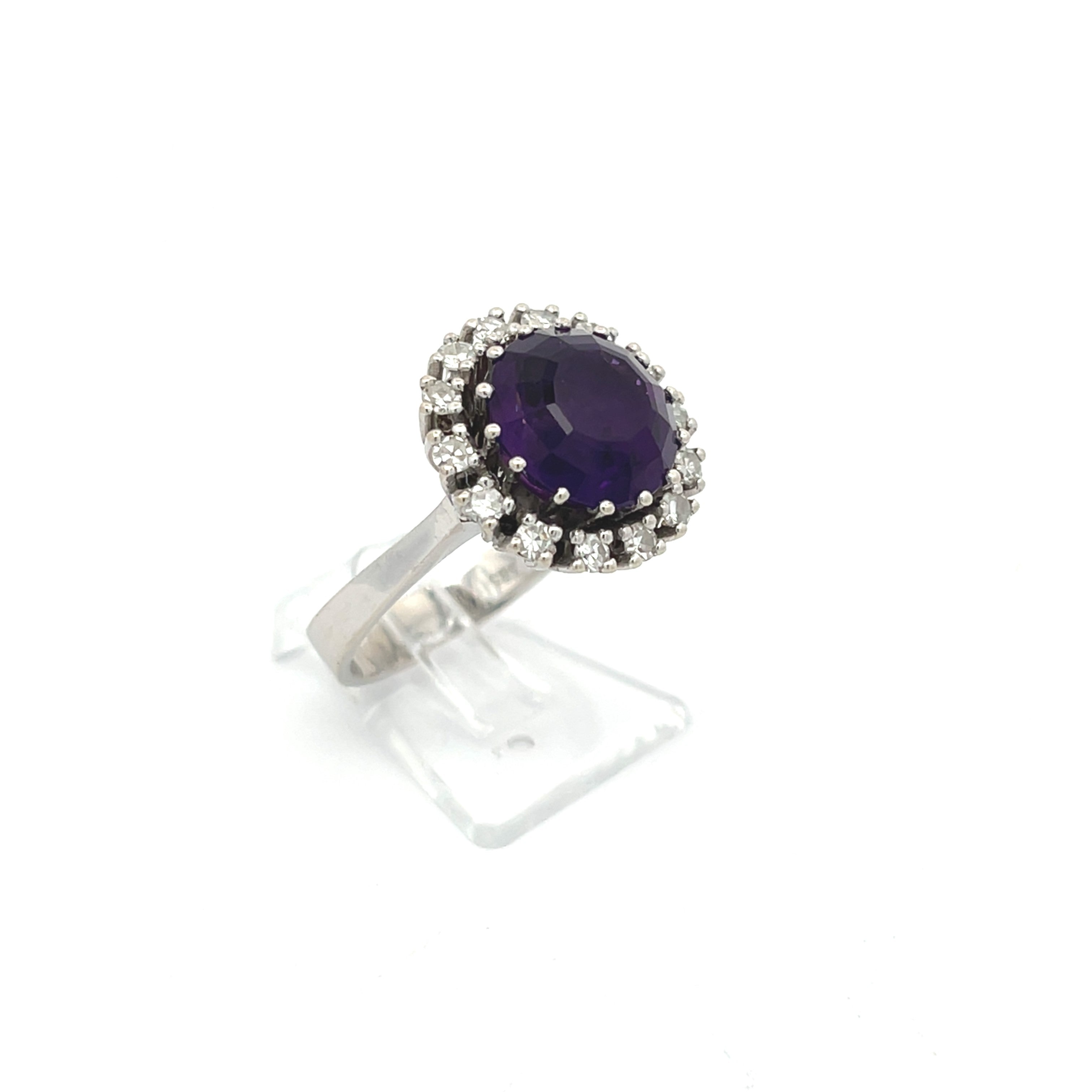Diamanten Ring Weißgold mit Farbstein lila 585 14 Karat