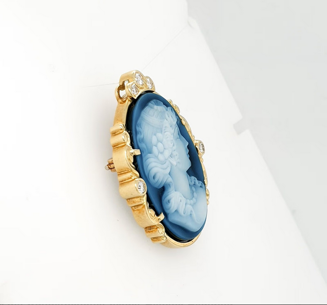 Brosche mit wunderschöner blauer Gemme Gelbgold 585/14kt Brillant