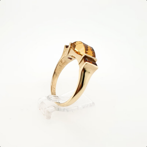 Gelbgold Ring mit facettiertem Glasstein 333 8 Karat Gr. 66