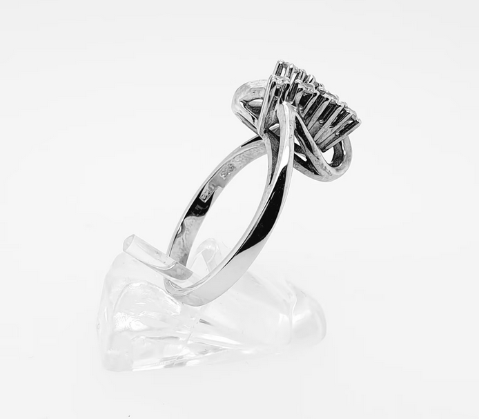 Verspielter Retro Diamant Ring 585 Weißgold 14 kt Gr. 56