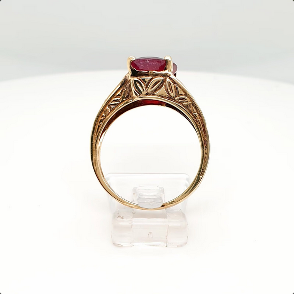 Ring mit rotem Stein und Zirkonia 585/14kt Gelbgold Gr. 56