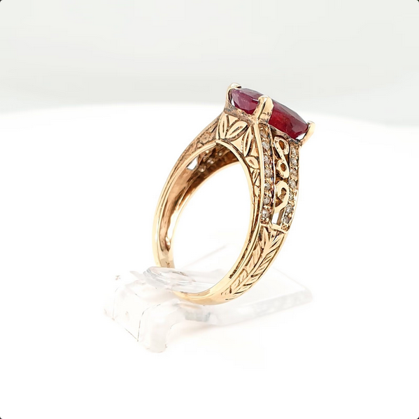 Ring mit rotem Stein und Zirkonia 585/14kt Gelbgold Gr. 56
