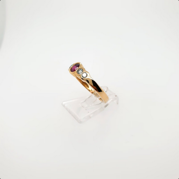 Damenring mit Brillanten & Rubin 750er Gold 18kt. Gr.55
