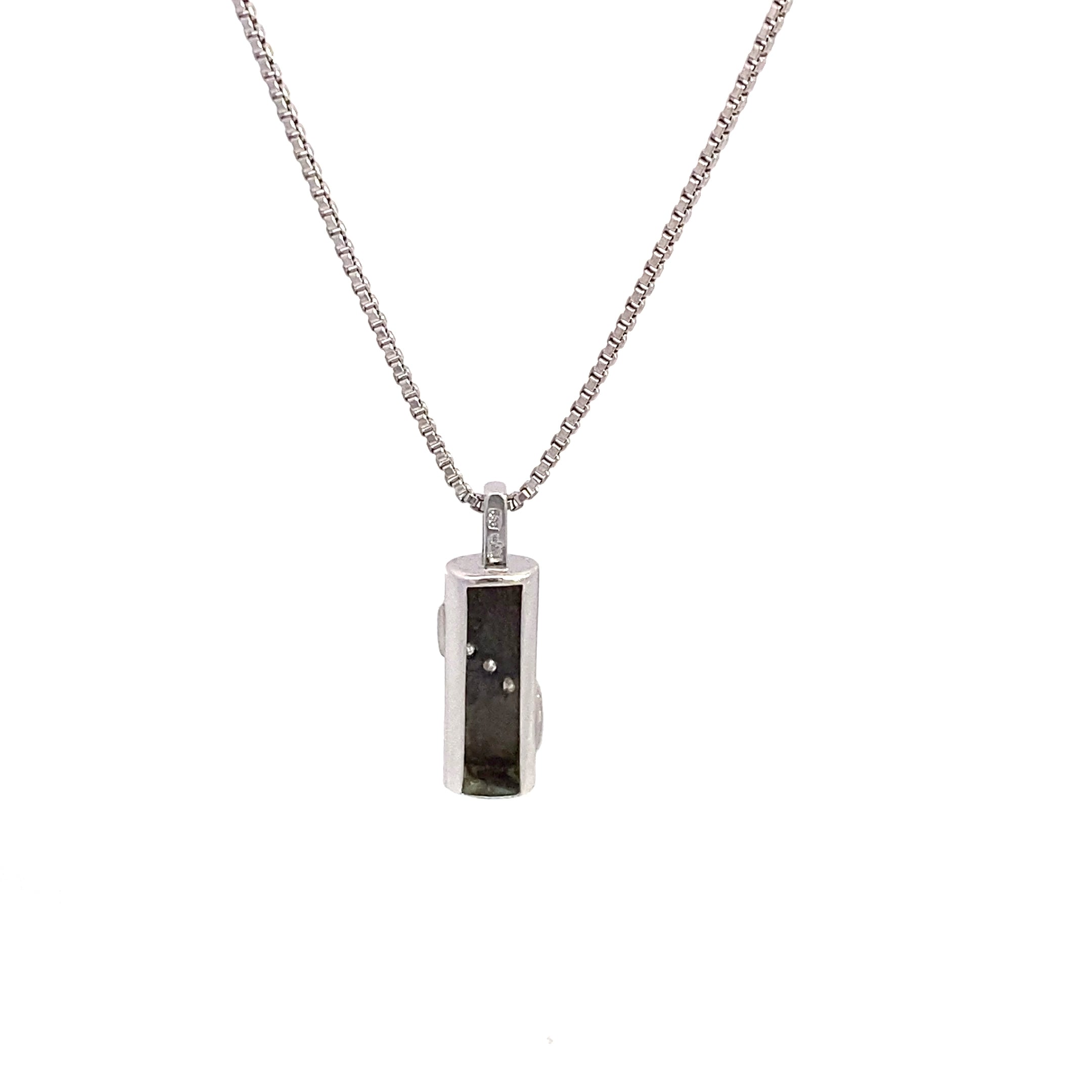 Kette Weißgold mit Anhänger 585 und 3 Diamanten zusammen ca. 0,06