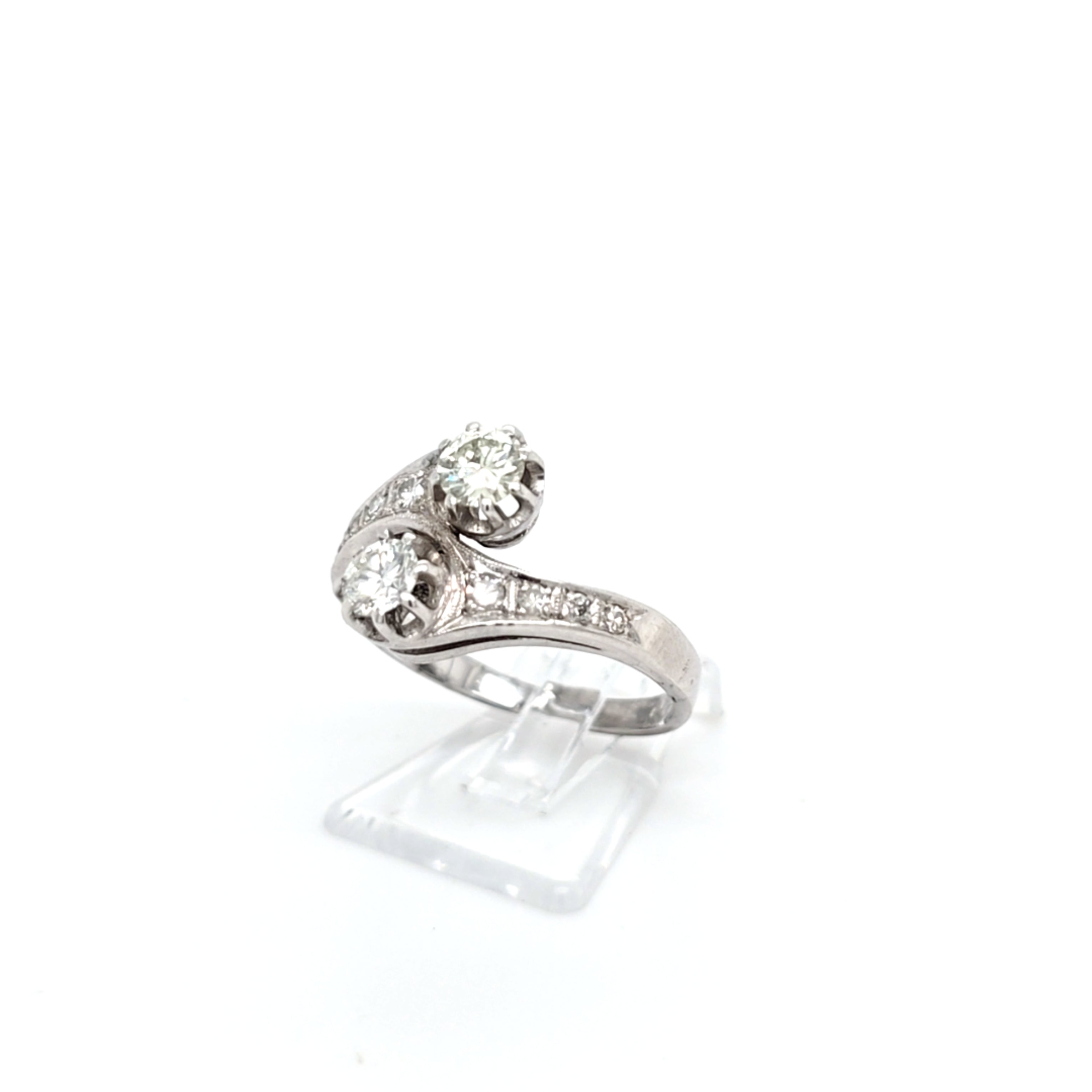 Damen Ring Weißgold 585 14kt. m.2 Brillianten je 0,25 ct u. 8 Brillanten je ca. 0,02ct 0,66ct *54*
