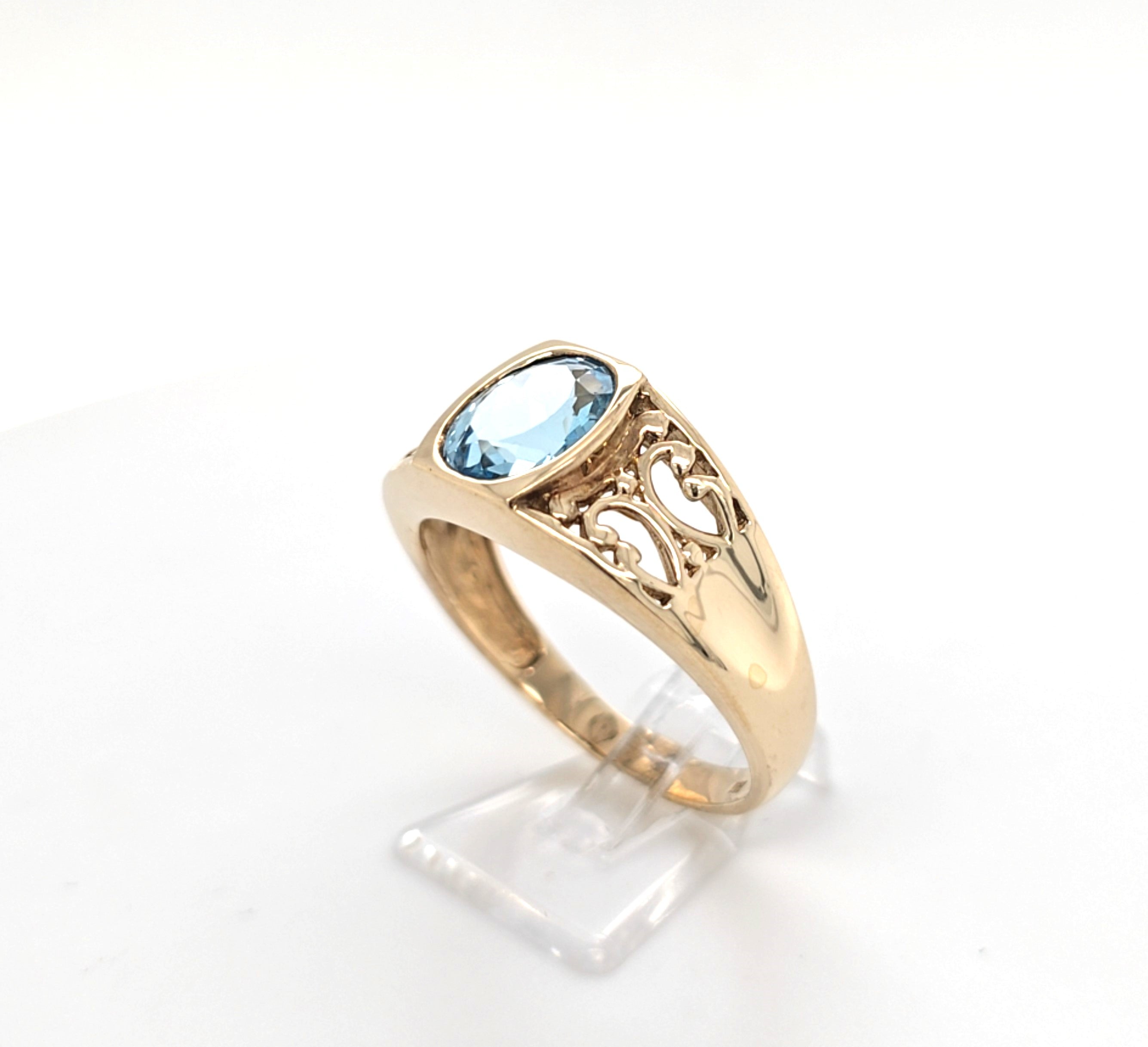 Ring Gelbgold 333 8 kt Unisex Schmuckstein Hellblau 219907