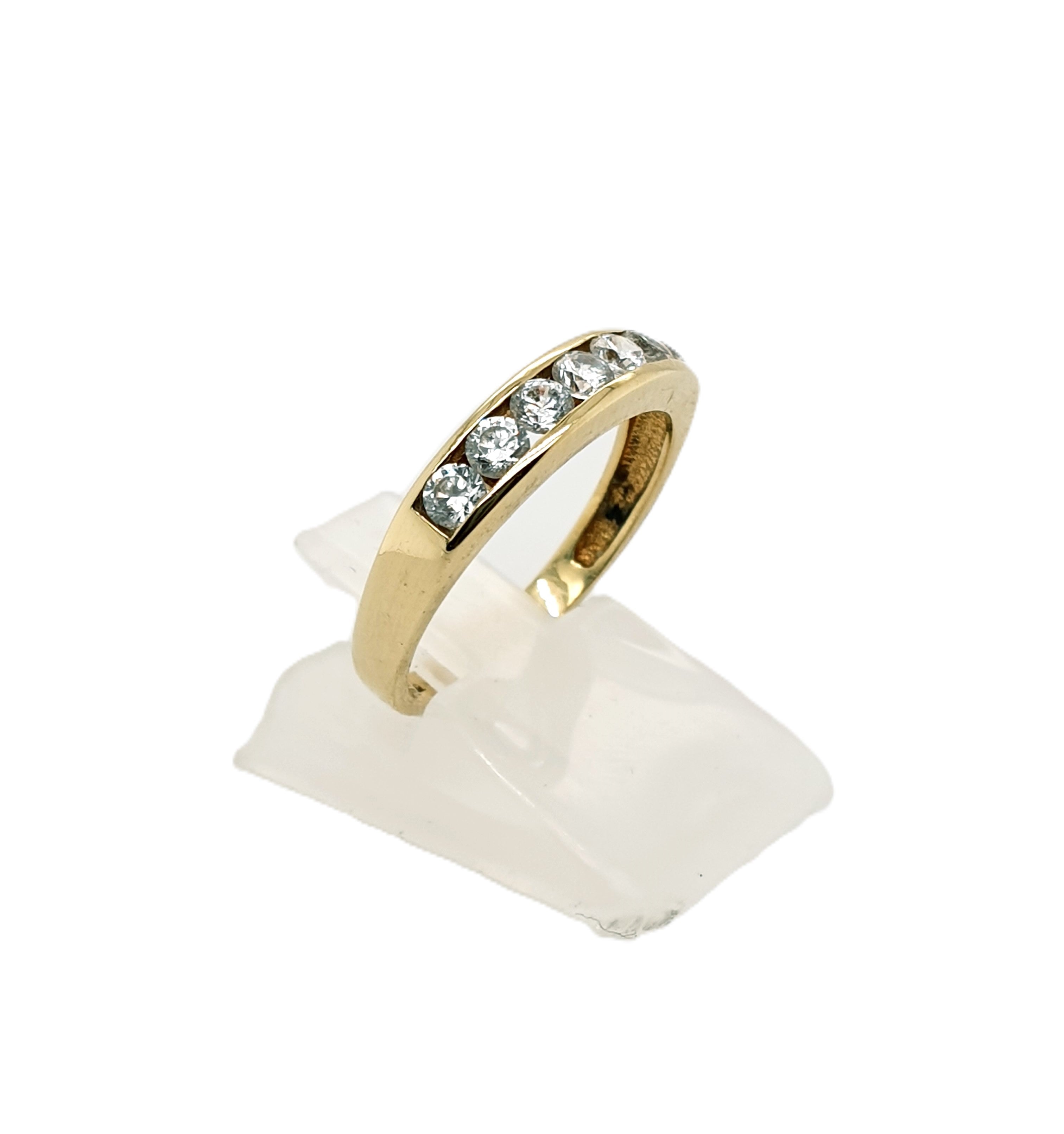 Goldring 585/14kt Gr.53 mit Schmucksteinen