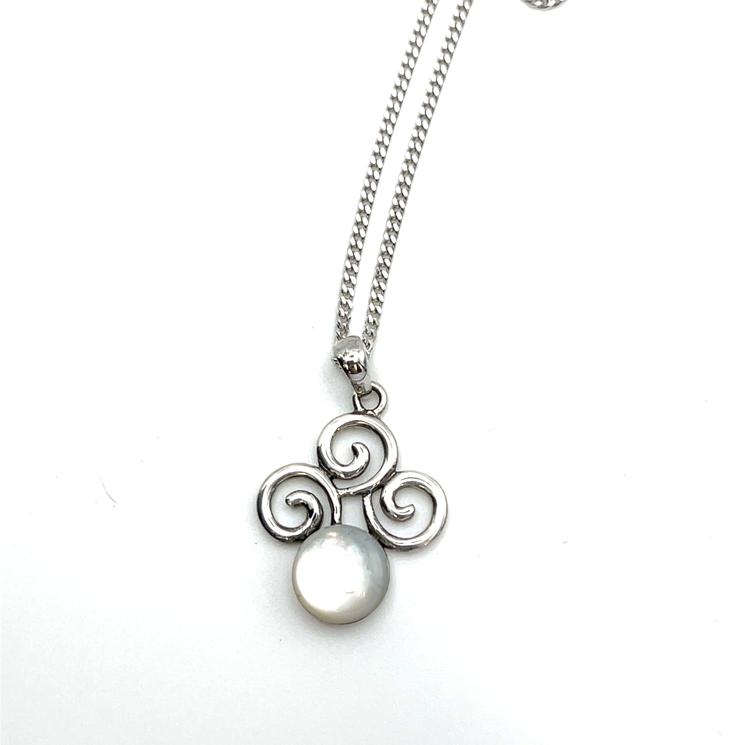 Keltische Kette mit drei Spiralen im Triskele Design Silber 925