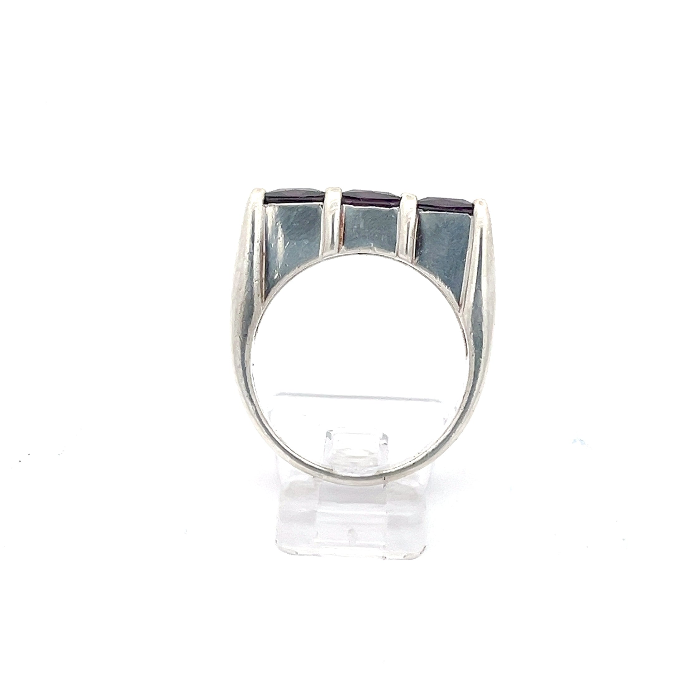 Sterling Silber Damenring mit lila Steinen *57