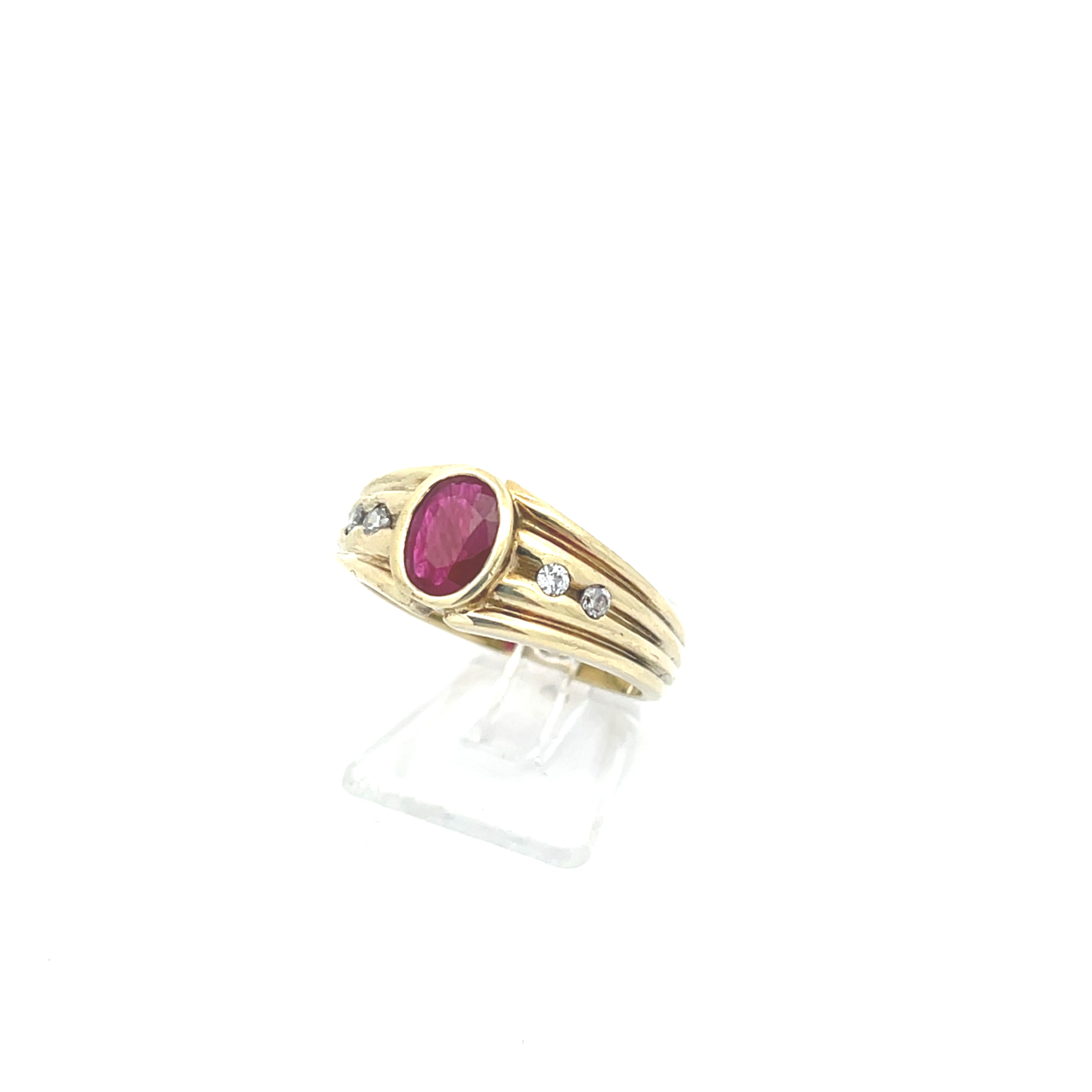 Damenring Gelb Gold 585 14 Karat mit einem roten Stein und farblosen Steinen