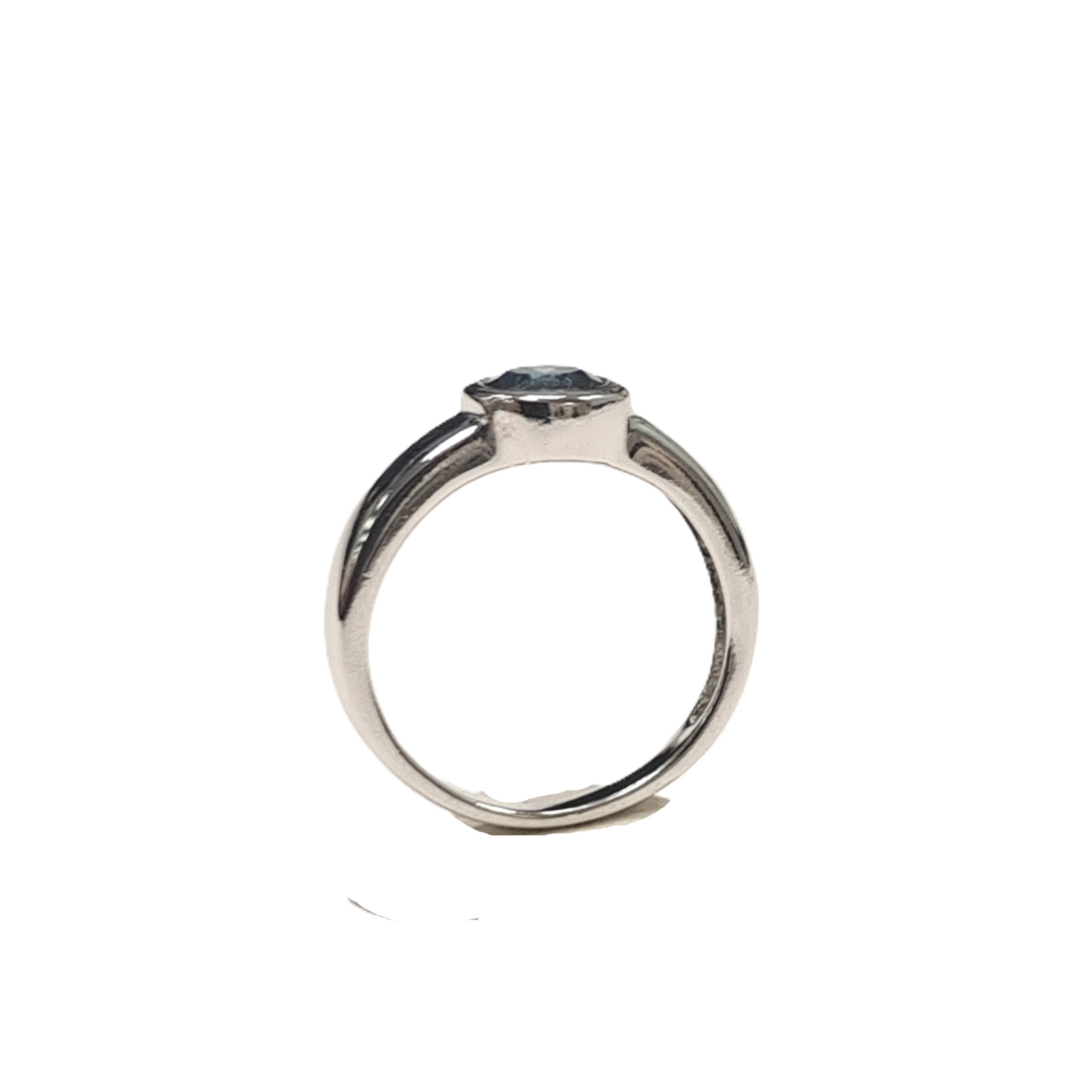 Ring Weißgold 585 Gr.50 1 Brillant Blau ca.0,5ct Farbbehandelter Stein / Diamant