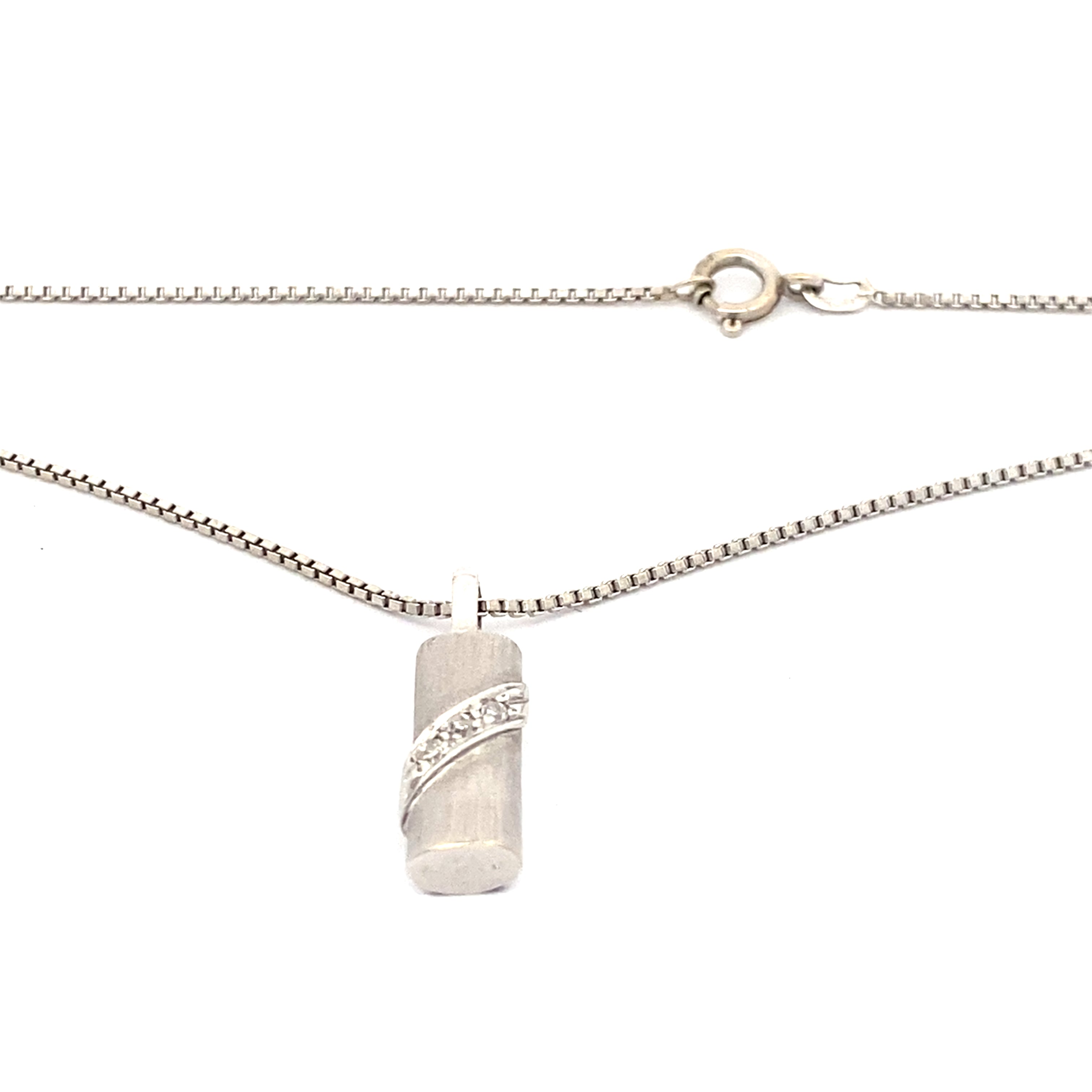 Kette Weißgold mit Anhänger 585 und 3 Diamanten zusammen ca. 0,06