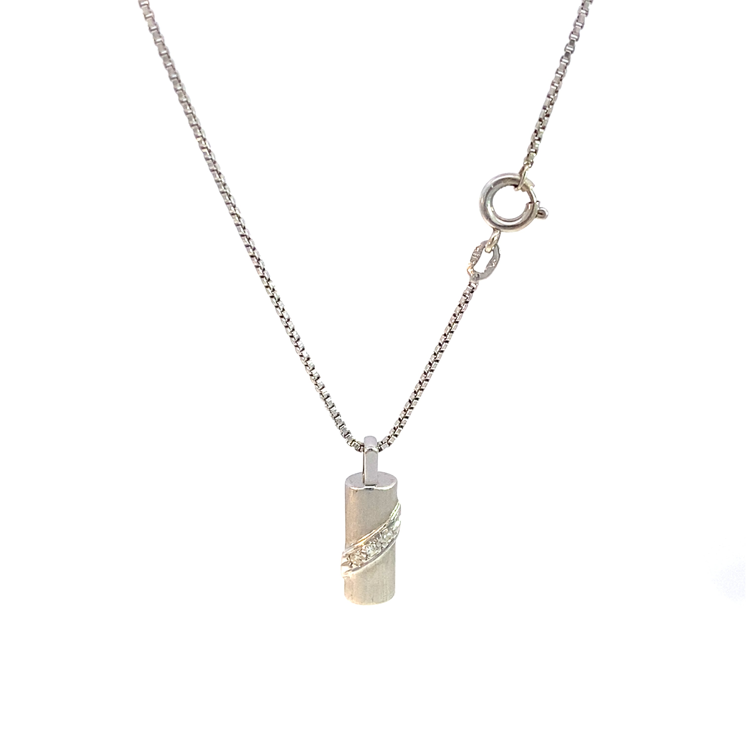 Kette Weißgold mit Anhänger 585 und 3 Diamanten zusammen ca. 0,06