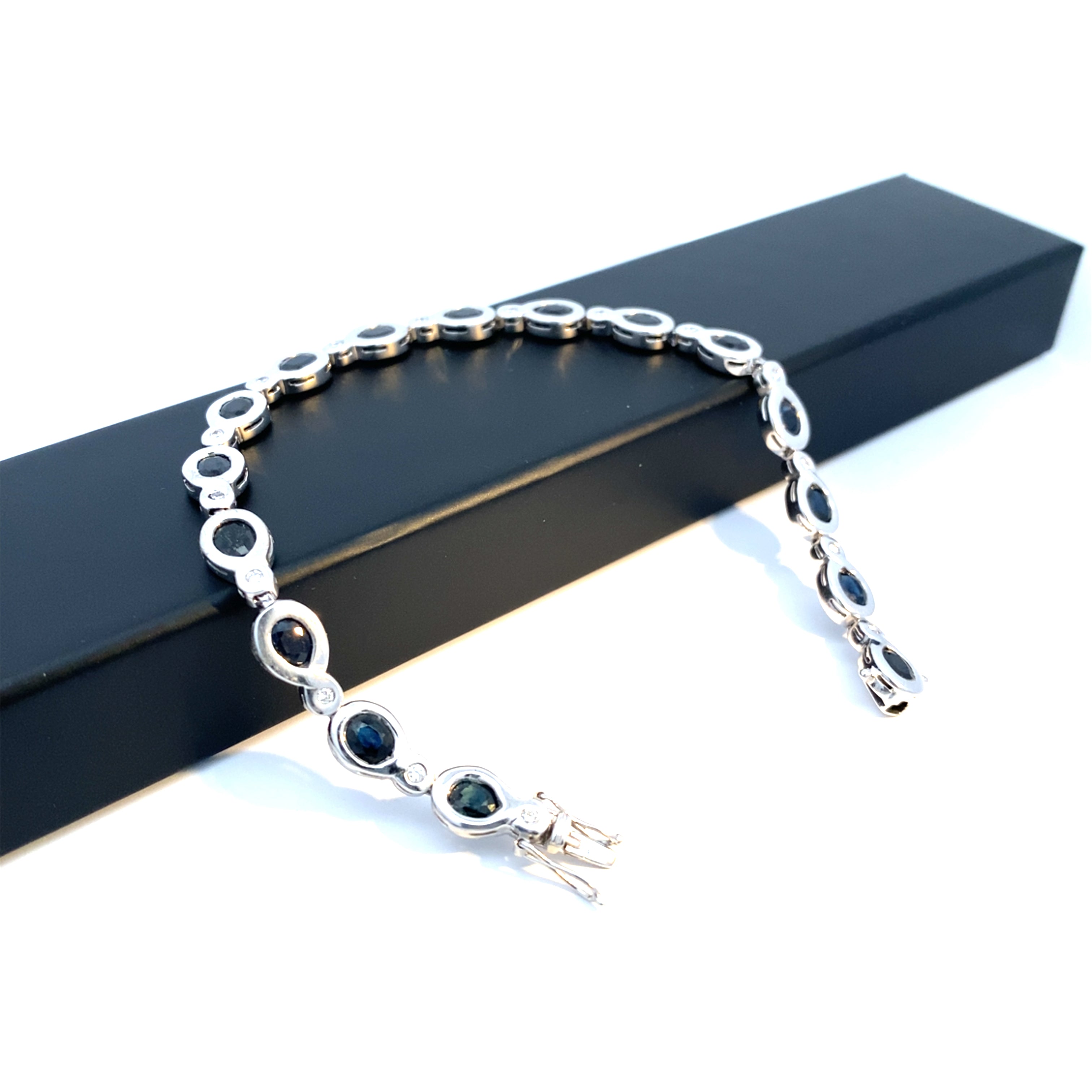 Damen Armband Weißgold 585 mit 16 Brillanten ja ca.0,05 ct