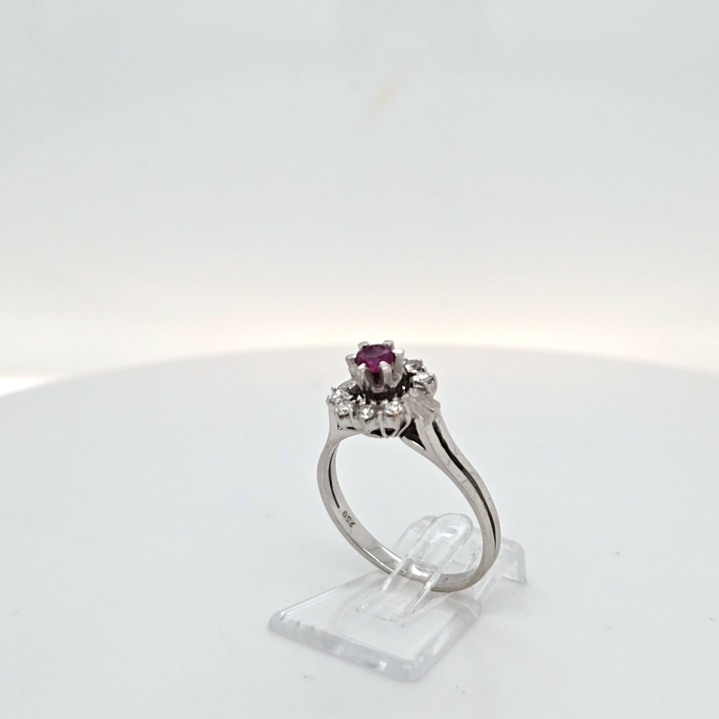Ring Weiß Gold 750 Diamanten Schmuckstein Rot Damen