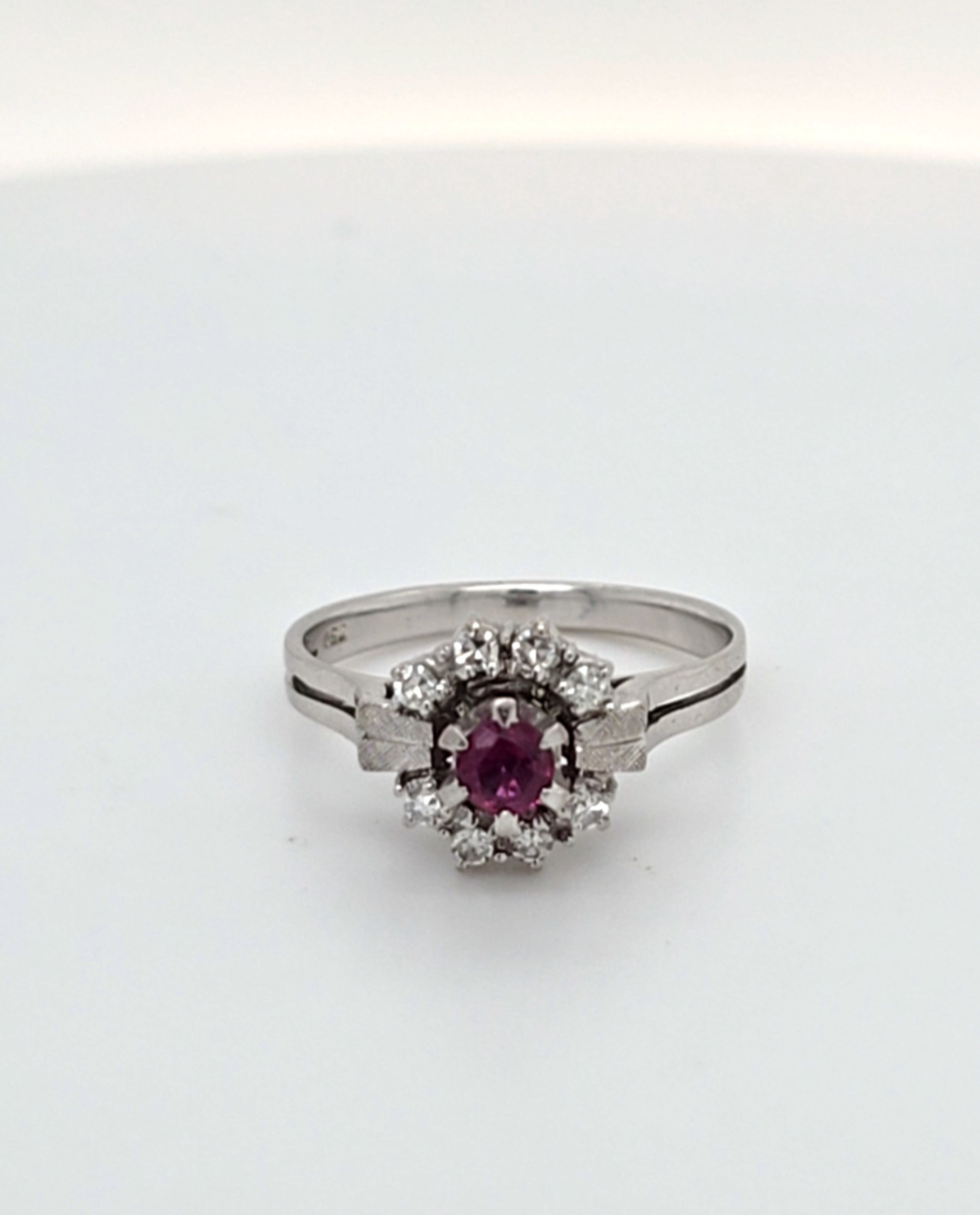 Ring Weiß Gold 750 Diamanten Schmuckstein Rot Damen