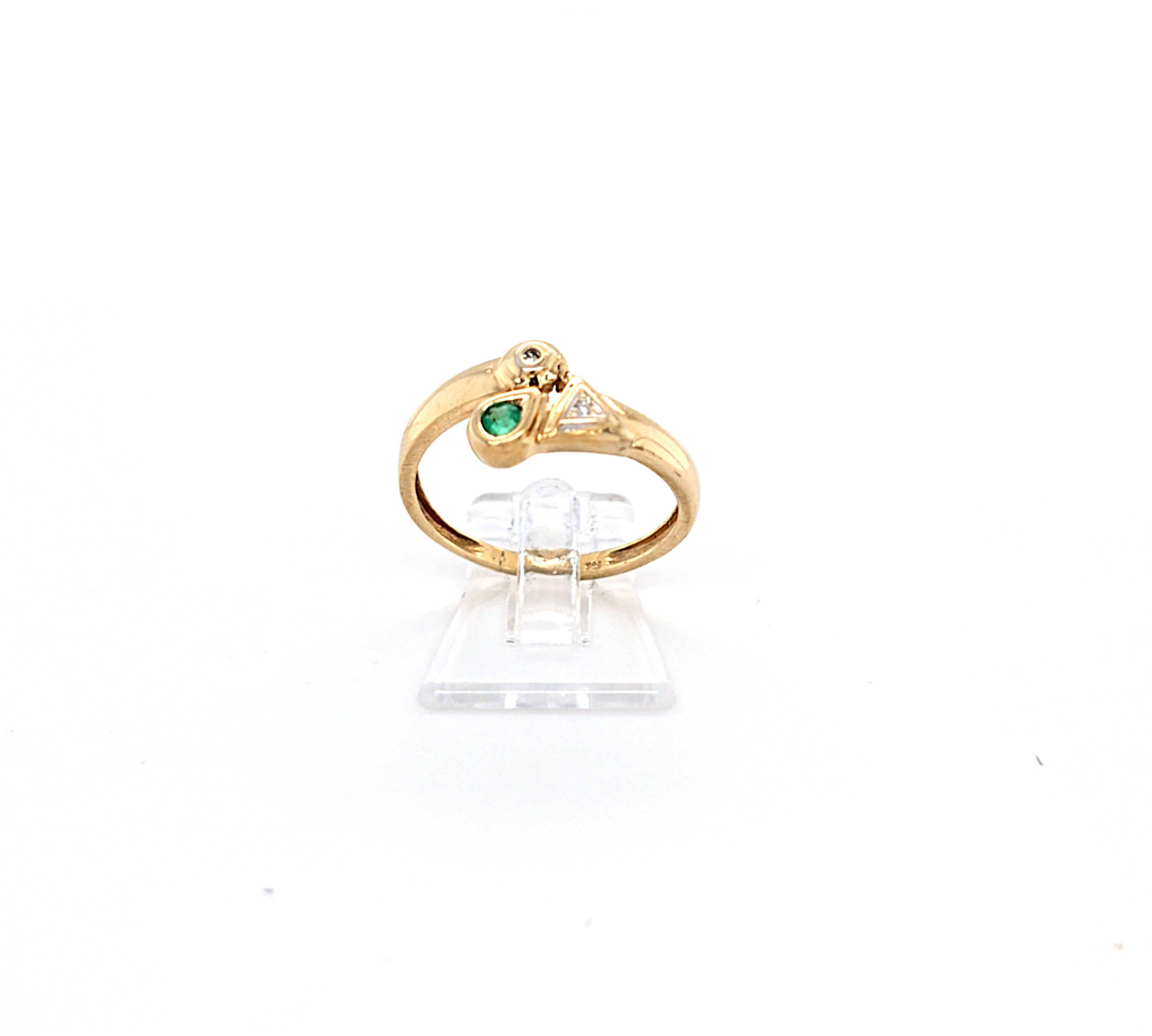Damenring Gold 585 14kt. Schmuckstein grün Brillant ca. 0,02ct *55*